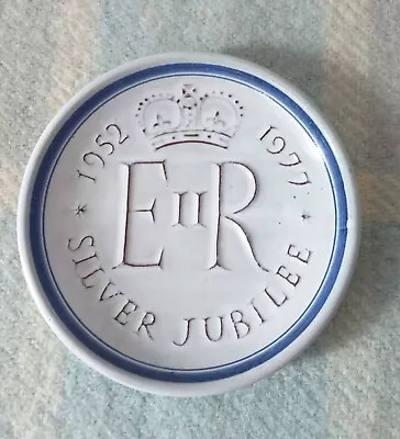 Buy Rye Pottery ER Queens Silver Jubilee 1977 Dish Diameter 12.2cm • 2.75£