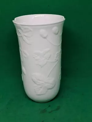 Buy Minton Victoria Strawberry Fine Bone China Small Vase • 8£