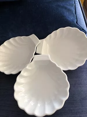 Buy Ceramic Off-White Clam Scallop Shell Shape Deep Bowl • 10£