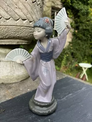 Buy A Lladro Figurine Of A Japanese Lady Holding Fans  No. 4991 28cm Tall • 75£