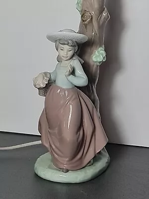 Buy Lladro NAO Table Lamp Of A Young Girl Handmade In Spain • 39.99£