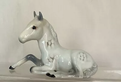 Buy Beautiful Beswick Foal Lying • 6.50£