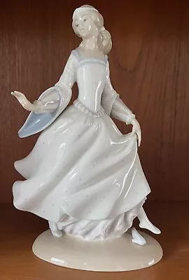 Buy Lladro CINDERELLA No. 4828 Porcelain Figurine • 42.99£
