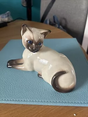 Buy Vintage Beswick England Porcelain 1558 Sitting Blue Eyes Siamese Cat 4.75  • 7.95£