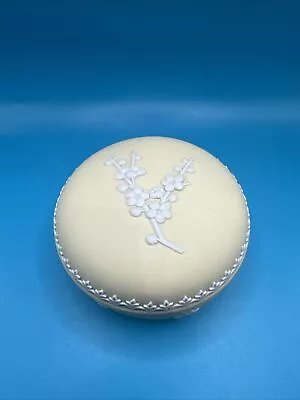 Buy Wedgwood Yellow Jasperware  Round  Primrose Trinket Box In Excellent Condition . • 44.99£