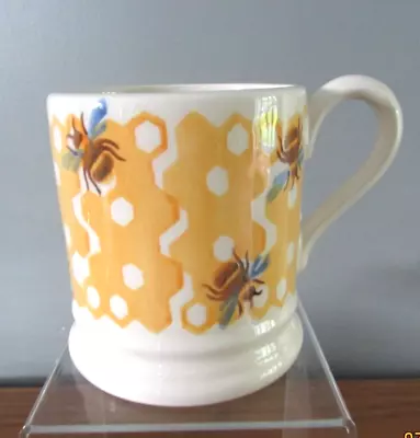 Buy Emma Bridgewater   Bees On Honeycomb  1/2 Pt Mug • 22£