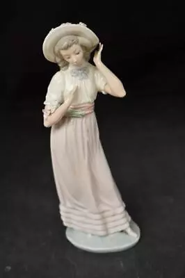 Buy Tall Lladro Figurine Girl Holding Flowers • 4.99£