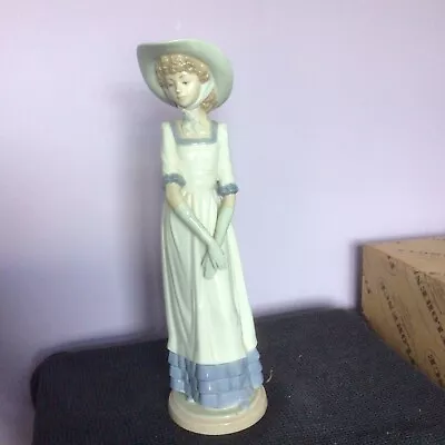 Buy Large Lladro Nao Retired  Lady  Arms Folded Wearing Large Hat 12.5  Tall  1987 • 22.99£