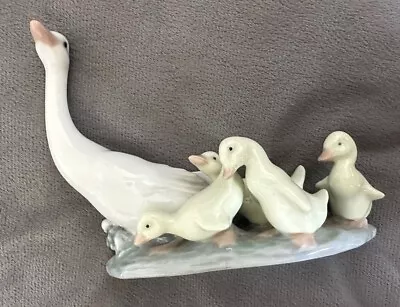 Buy Lovely Lladro Figurine Of Mother And Baby Geese No 1307 In Excellent Condition • 24.99£