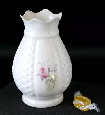 Buy Donegal Irish Parian China  Vase - 4 3/4 12cm  • 0.99£