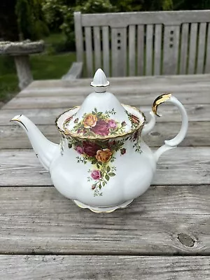 Buy Royal Albert Old Country Roses, Large  2¼ Pint Teapot • 34.99£