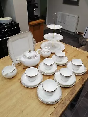 Buy Wedgwood COLCHESTER Full Tea Set With Cake Stand • 95£
