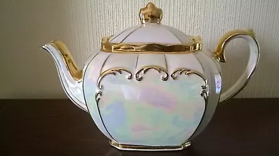 Buy Sadler Pearlescent Cube Teapot • 95£