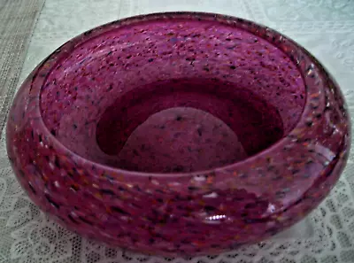 Buy Red Speckled Strathearn Glass Bowl • 20£