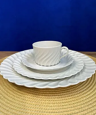 Buy Haviland Limoges France Torse White Swirl Porcelain 4Pcs Place Setting Pristine  • 51.26£