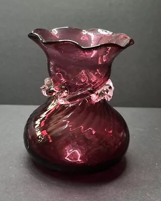 Buy Hand Blown Victorian Cranberry Glass Vase • 5.99£