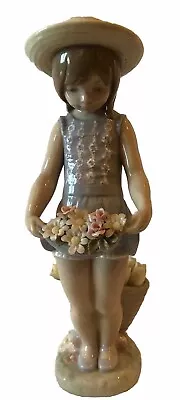 Buy Lladro Figurine - 1284 - 'Flowers On The Lap’ - Excellent Used • 124.99£