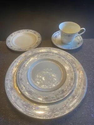 Buy Minton China Bellemeade 5 Piece Place Setting • 41.93£