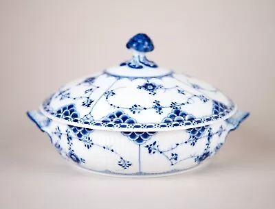 Buy Antique Royal Copenhagen Blue Fluted Half Lace Round Covered Vegetable Bowl #658 • 276.08£