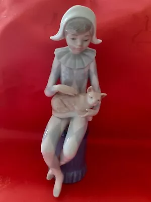 Buy LLADRO NAO Figurine “Harlequin” Holding A Ginger Cat Model 0381 • 14.50£