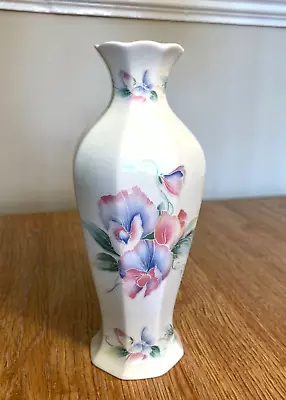 Buy Aynsley China Bud Vases - Little Sweetheart - 6 7/8 Inches Tall • 5£