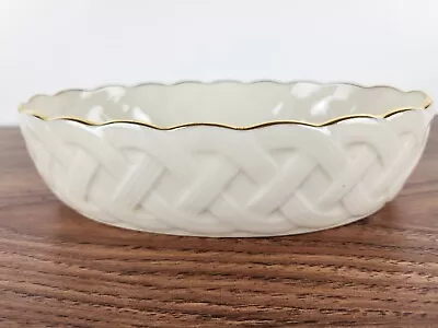 Buy Lenox Porcelain Lattice Scallop Gold Tone Rim Bone White 8  Serving Bowl USA • 13.97£
