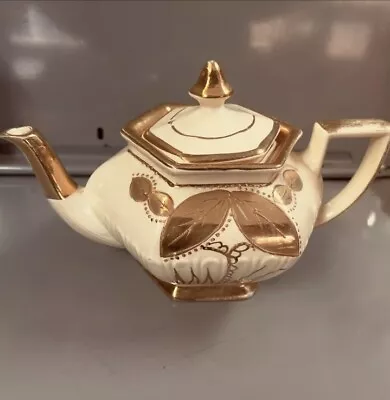 Buy Arthur Wood England Teapot #1058 Beige With Gold Metallic Flowers Discontinued • 40£