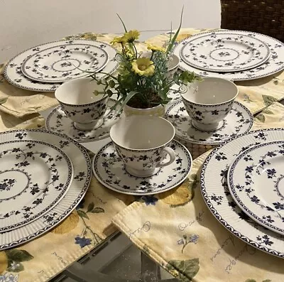 Buy ROYAL DOULTON YORKTOWN 16 Piece 4 Place Settings Blue And White China England • 302.88£