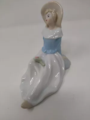 Buy NAO/LLADRO STYLE GIRL FIGURINE With Flower In Lap • 15£