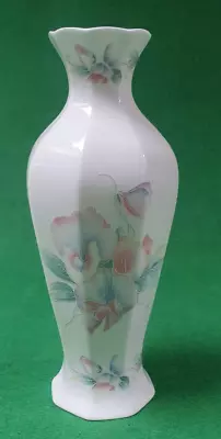 Buy Aynsley Bone China Little Sweetheart 7  Vase #247 • 4.99£
