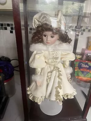 Buy Franklin Heirloom Porcelain Doll • 20£