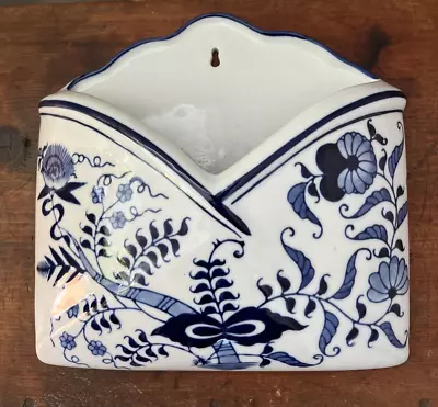 Buy Seymour Mann Blue Onion Porcelain Wall Pocket Letter Holder Vase • 55.91£