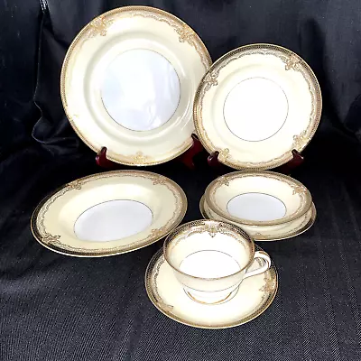 Buy Noritake Valiere #4981 Dinnerware - 12 Seven Piece Place Settings Available • 51.26£