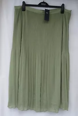 Buy Ladies Marks And Spencer Green Pleated Lined Midi Skirt Size 20 • 17.50£
