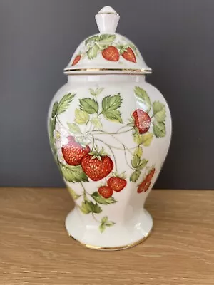 Buy Queens Virginia Strawberry Ginger Jar • 28£