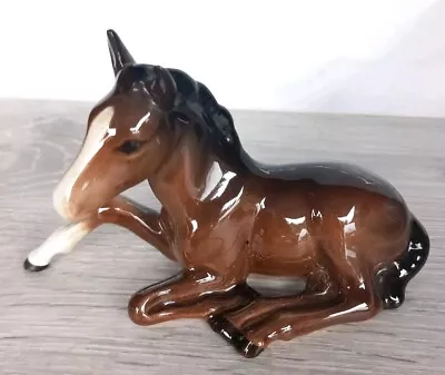 Buy Beswick Vintage Laying Foal No 915 • 10£