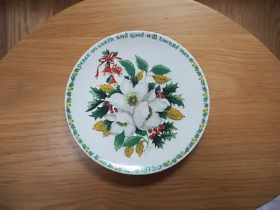 Buy Crown Staffordshire Plaque Christmas Rose • 15£