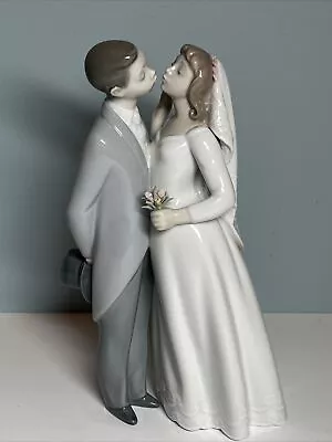 Buy Lladro Porcelain Wedding Cake Topper  A Kiss To Remember  #6620 • 46.60£