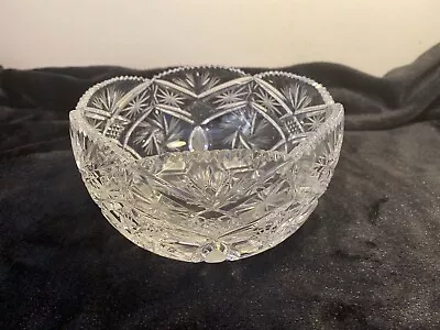 https://www.pips-trip.co.uk/img/eWoAAOSwbkxfMVVP/heavy-glass-cut-bowl-with-scalloped-edges-approx-6.webp
