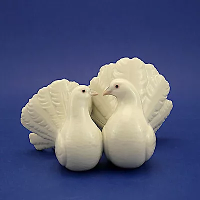 Buy Lladro Kissing Doves #1169 Porcelain Figurine (1990s) 12.75cm/5  High • 24.99£