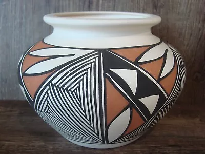 Buy Acoma Pueblo Fine Line Hand Painted Pottery By Shelly S. • 122.07£