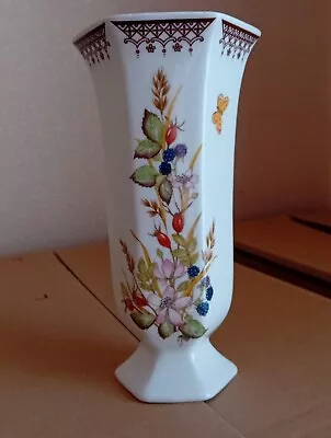 Buy COUNTRY LANE VASE BY REGAL - 14.5cm Tall • 3£