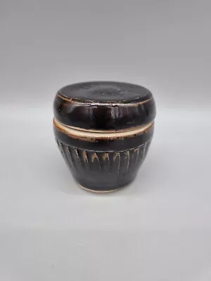 Buy A Jeremy Leach Lowerdown Pottery Fluted Tenmoku Small Glaze Lidded Pot. • 45£