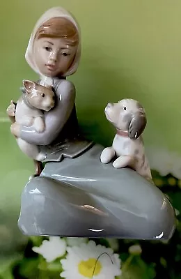 Buy Lladro Figurine Girl Cat And Dog, Little Friskies No 5032, Excellent Condition  • 21£