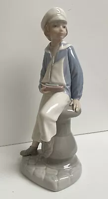 Buy A Lovely Lladro Fine Porcelain Figurine 'boy With Toy Yacht' #4810 Retired • 34.99£