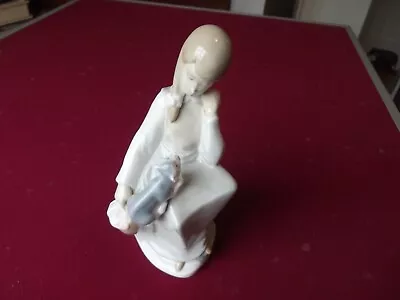 Buy Porcelain Figure Of Girl With Cat • 4.99£