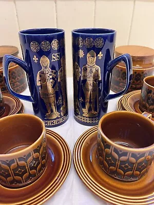 Buy Hornsea Pottery York And Lancaster Tankards  With Gold Detail On Blue Background • 30£