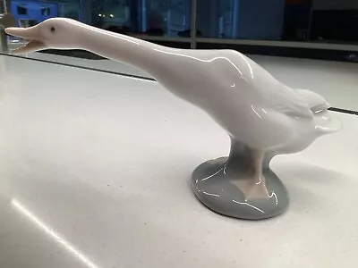Buy Small Lladro  Porcelain Swan 295948840065 • 15£