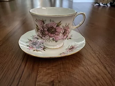 Buy Pretty Vintage Queen Anne Teacup And Saucer 8470 • 12.11£