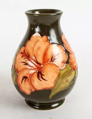Buy Beautiful Moorcroft 'Hibiscus' Pattern Vase On Green - UK Made! • 195£